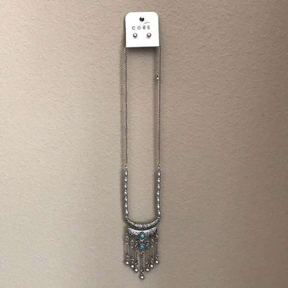 NWT: Necklace and Matching Earrings - Picture 4 of 5